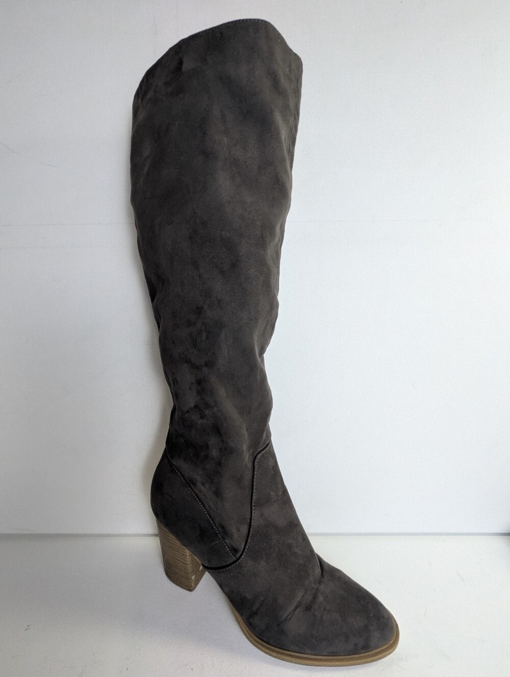 Target dv Dolve Vita Womens knee high Boots chunky heels Size 9.5 khaki grey